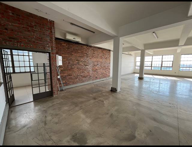 150M² BUSINESS TO LET IN WOODSTOCK
